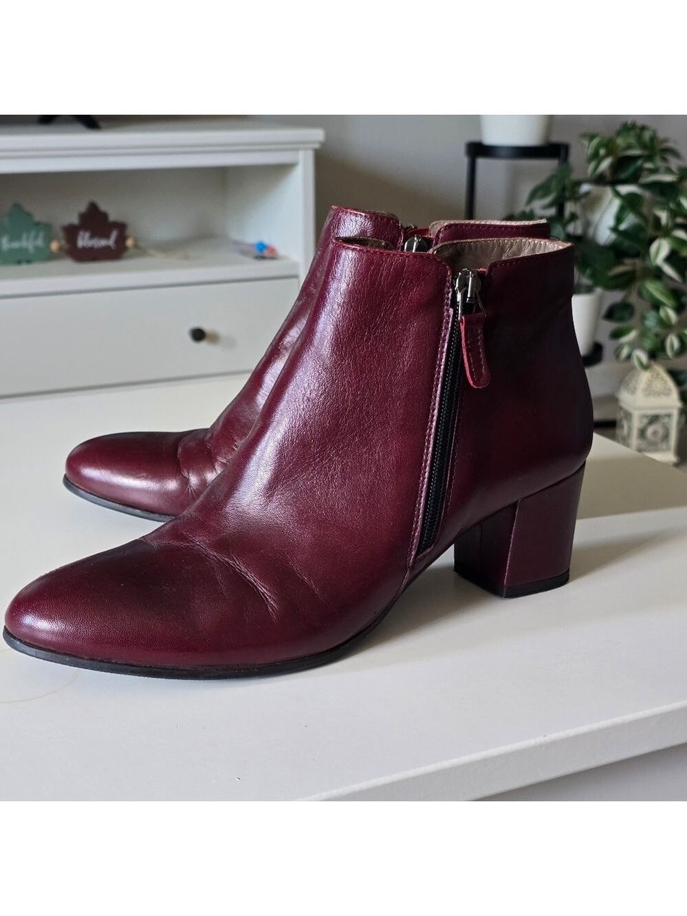 Vero Cuoio Soft Leather Ankle Booties with Block Heel Color Burgundy